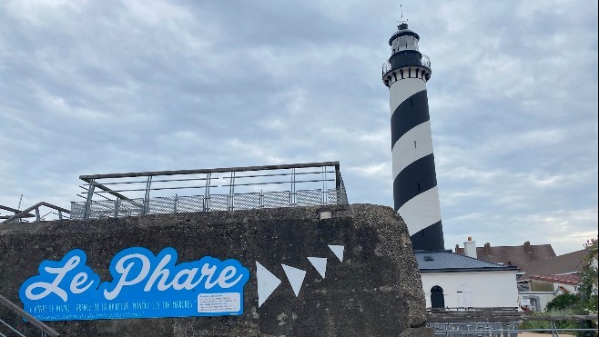 Les Escapades : A Gravelines, le phare de Petit-Fort-Philippe compte 116 marches !