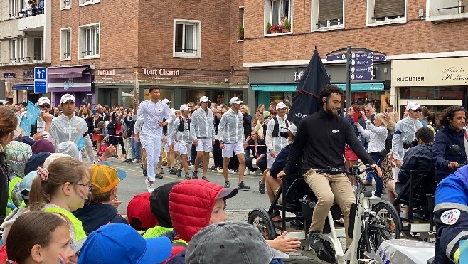 A Dunkerque, des milliers de personnes ont rêvé quelques secondes au passage de la flamme olympique.