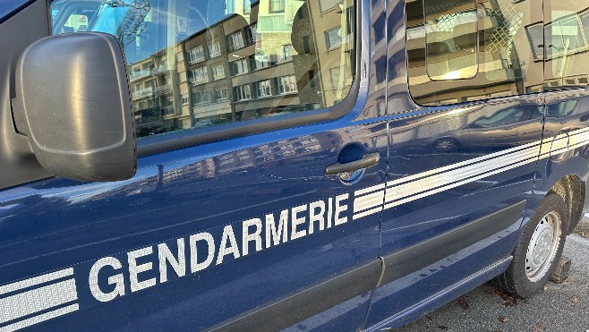 Des voitures vandalisées par des migrants et un gendarme blessé hier matin à Equihen-plage.