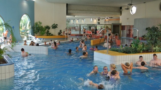 Calais : la piscine ICEO fermée jusqu’à nouvel ordre après une intoxication au chlore qui a touché 24 enfants. 