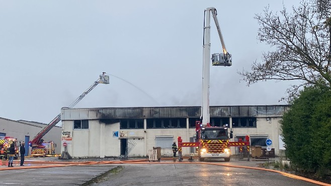A Petite-Synthe, Kalifrais, la société de soupes et Potjevleeschs détruite par un incendie...