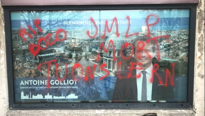 La permanence du député RN du boulonnais taguée après le décès de Jean-Marie Le Pen