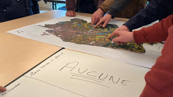 A Condette, près de 100 agriculteurs font barrage à une nouvelle réglementation des zones humides !