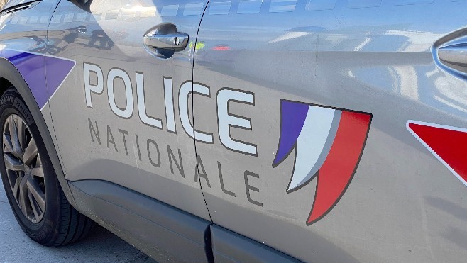 Saint-Martin-Boulogne : Visé par un tir de LBD et deux coups de feu, l'agresseur aux couteaux portait des cartons sur le torse !