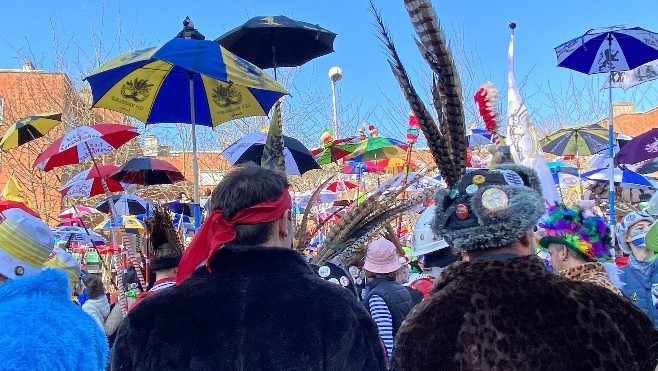A Dunkerque, le carnaval a rassemblé des milliers de personnes sous le soleil !