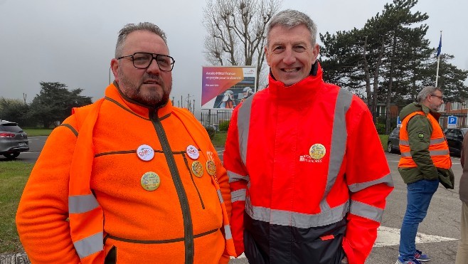 A Dunkerque la CFDT et les dockers eux aussi se mobilisent pour empêcher une fermeture d'ArcelorMittal.