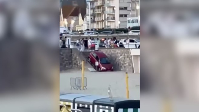 Le Touquet: une voiture coincée dans les escaliers de la plage, accident insolite ce jeudi