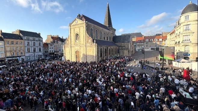 Football: un écran géant place Dalton, mardi, pour le premier match de barrage de l'USBCO