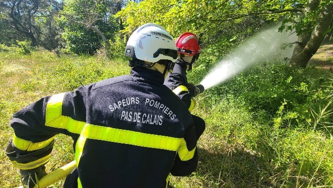 Equihen-plage: un feu de végétation se déclare près de la plage