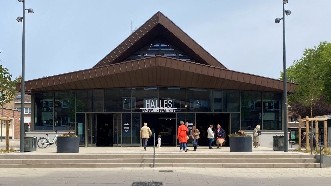 A Dunkerque, les Halles des Soeurs Blanches sont ouvertes. Les dunkerquois surpris et déjà conquis.