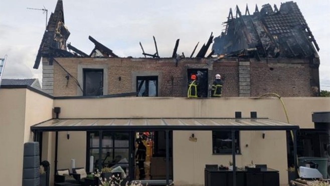 Blendecques : 3 personnes relogées après un spectaculaire incendie