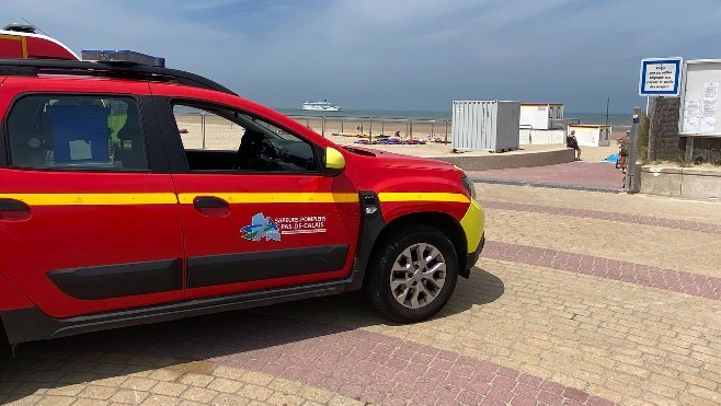 A Blériot-Plage, une personne est décédée au bord de l'eau vendredi après-midi.