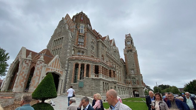 Après 5 ans de travaux, l'hôtel de ville du Touquet a retrouvé sa splendeur.