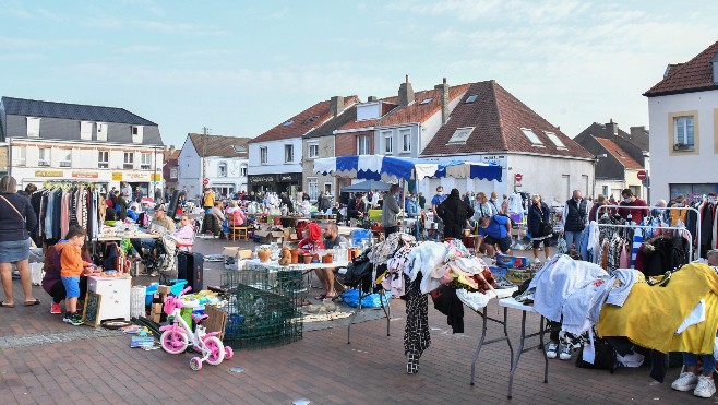 A Gravelines, 3 grandes braderies et 4 marchés de l'artisanat animeront l'activité commerciale cet été.