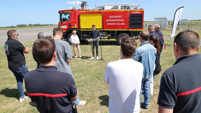 Un nouveau camion de sapeurs-pompiers pour l'aéroport international Grand Calais.