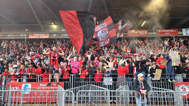 Football: l'USBCO repêchée en Ligue 2, les premiers mots du président sur Radio 6