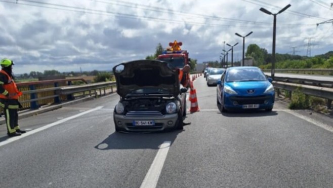 Une personne légèrement blessée dans un accident sur l'A16, à hauteur de Saint-Folquin