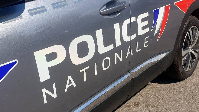 Dunkerque: un policier se donne la mort, ses collègues lui rendent hommage