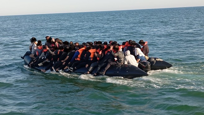 Migrants : le nouveau traité contre l'immigration illégale entre la France et le Royaume-uni s'applique depuis ce mardi.