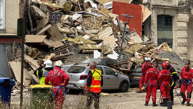 Amiens : un immeuble s'effondre en plein-centre ville. Pas de victime pour l'instant.