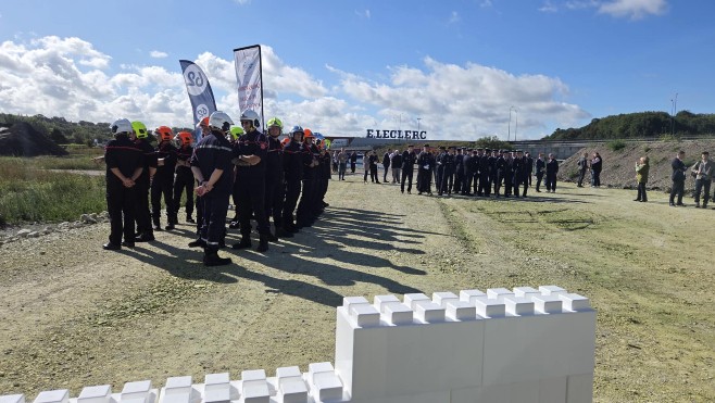 Boulonnais: la première pierre de la future caserne des pompiers posée à Résurgat