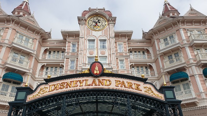 Boulogne: le commerçant qui avait vendu un faux voyage à Disneyland condamné par le tribunal