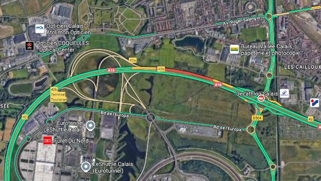 Un accident à l'entrée du site d'Eurotunnel, sur l'autoroute A16