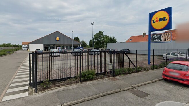 Oye-Plage : Un homme brandit une hache sur le parking d’un Lidl ! 
