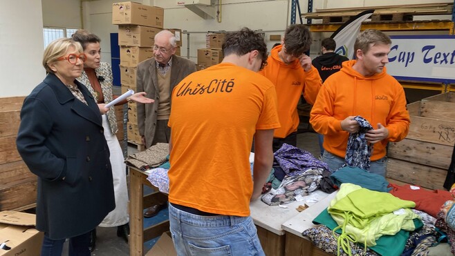 Échangez vos vieux vêtements contre des bons cadeaux à Calais Cœur de Vie le 29 novembre !