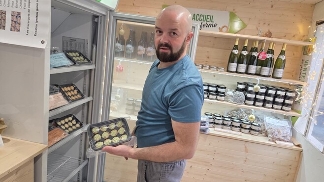 Au beurre à l'ail, en biscuit ou au bouillon: à Noël, on bave d'envie pour les produits de l'escargotière du Choquel !