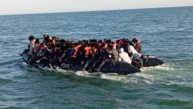 Détroit du Pas-de-Calais : une nuit sous tension, 82 migrants secourus 