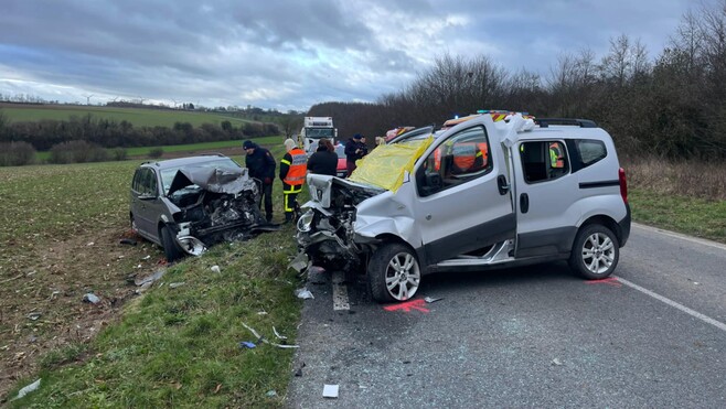Hucqueliers: une femme et un homme gravement blessés dans un choc frontal entre 2 véhicules