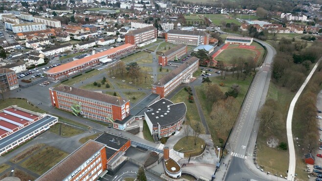 Alerte à la bombe au lycée Boucher-de-Perthes d’Abbeville : plus de 2 000 élèves évacués