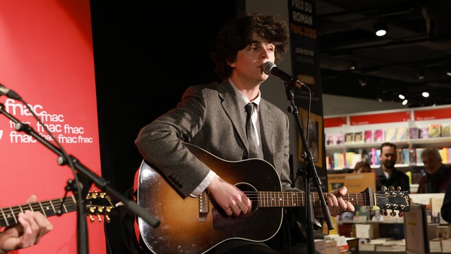 Le chanteur boulonnais Sam Sauvage sacré Révélation masculine 2026 aux victoires de la musique !