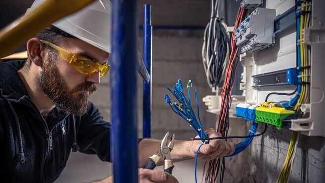 ELECTRICIEN INDUSTRIEL H/F - CALAIS