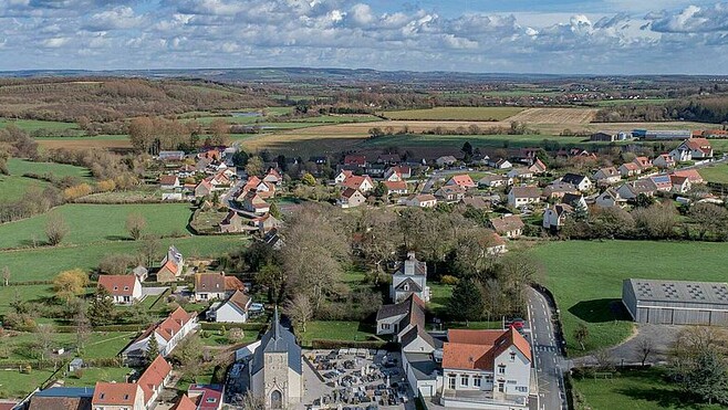 Pernes-lès-Boulogne : l'homme retranché chez lui depuis ce matin est sorti de sa maison 