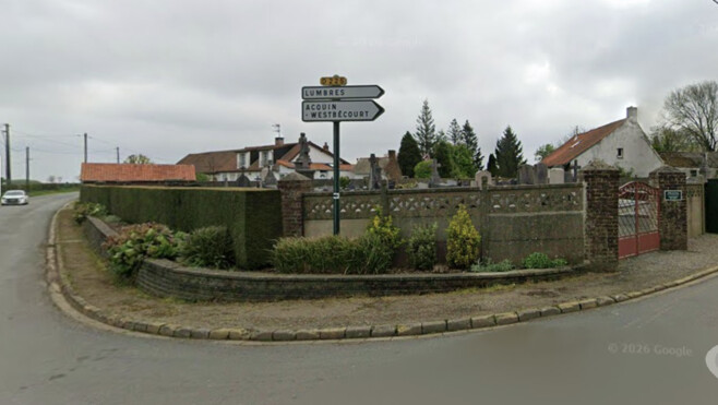 Une voiture percute le mur du cimetière de Quercamps, 2 blessés légers