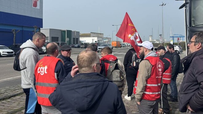 À Boulogne-sur-Mer, les salariés de Findus débrayent plusieurs heures par jour.