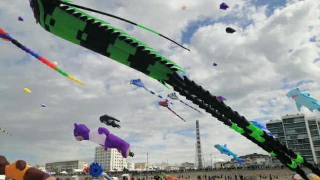 Berck: après 300 heures à construire son cerf-volant géant, il va participer à la tentative de record du monde