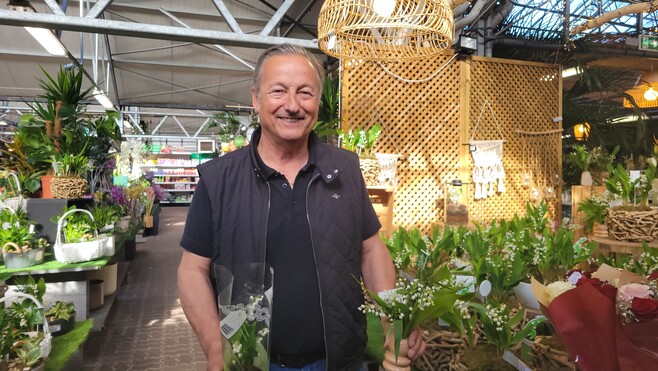 1er Mai : à Rang-du-Fliers, les Serres du Manoir s'apprêtent à vendre des milliers de brin !