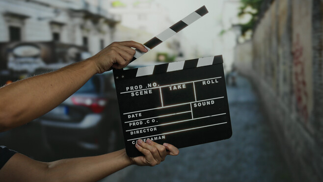 Casting Netflix à Dunkerque : Dany Boon recrute des figurants dès maintenant pour sa série « Johnny Biloute » !