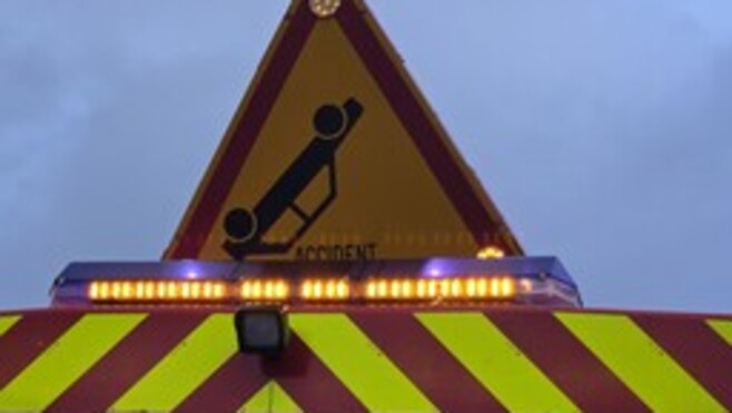 Surques : un autocar s'emballe et finit sa course dans l'entrepôt