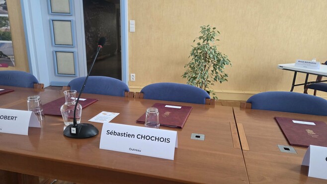 Au lendemain de sa garde à vue, Sébastien Chochois absent du conseil d'Outreau, des élus réagissent