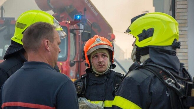 Calais : un incendie se déclare dans la cuisine d'un appartement au 13e étage, les voisins évacués
