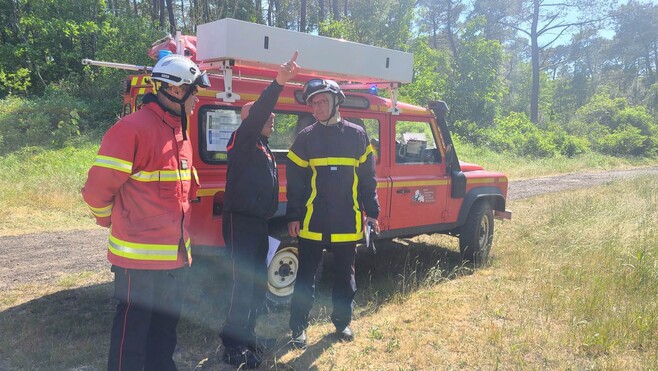 Boulonnais : un feu au Mont Saint-Frieux mobilise d’importants moyens, une habitation menacée par les flammes