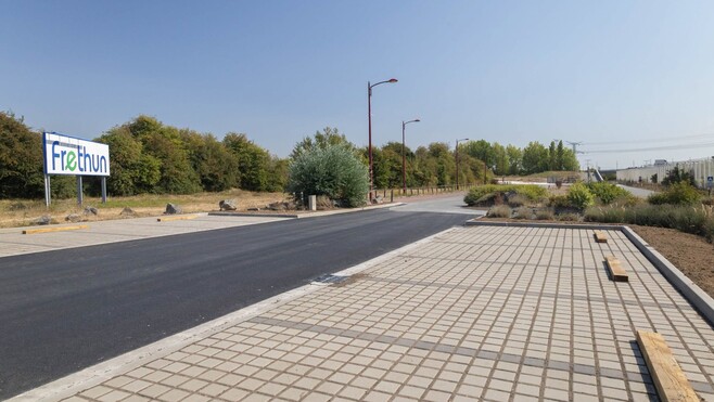 Gare TGV Calais-Fréthun : le parking arrière nord rouvre, mais attention, l’accès a changé