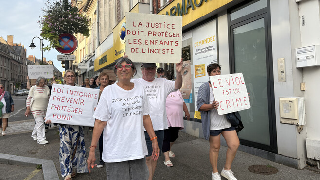 À Abbeville, nouvelle mobilisation pour le vote d’une loi intégrale pour protéger les femmes et les enfants des violences sexuelles 