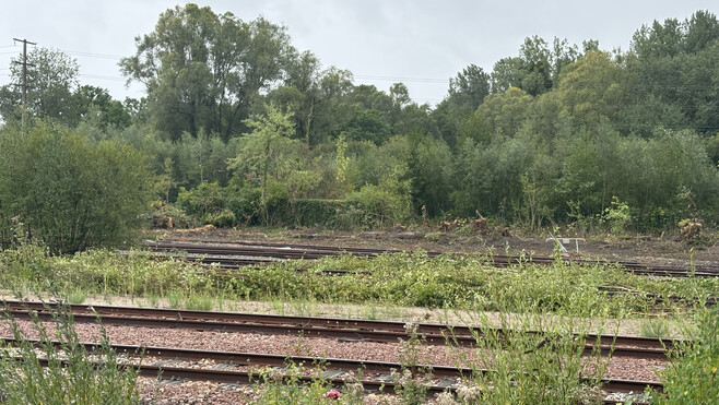  Gare d’Abbeville : les travaux d’installation de la barrière anti-migrants ont commencé !