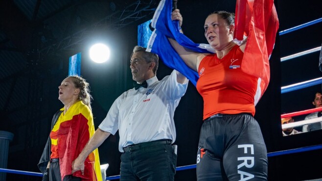 La Boulonnaise Lohane Pochet termine sa carrière en savate de la plus belle des manières avec un titre de championne du monde ! 