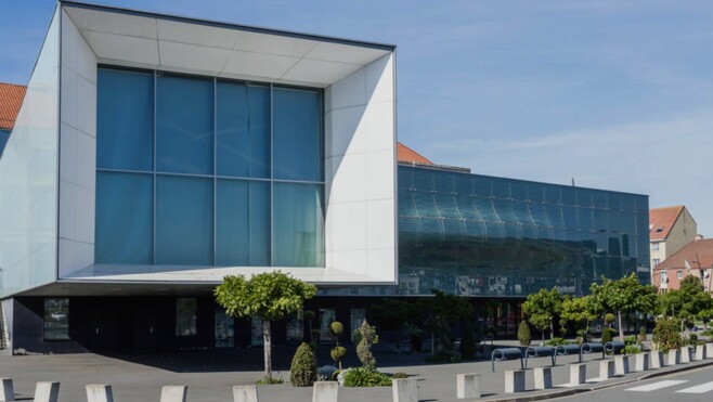 À Calais, dans quel état sont les bâtiments de la Cité internationale de la dentelle et ses réserves ?